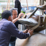 細(xì)膩的調(diào)整、溫柔地?fù)崦?，歷經(jīng)無數(shù)日夜灌溉的小飛熊，將給予「築願(yuàn)景」住戶們更多的溫暖與想像。