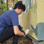 藝術(shù)家使用純天然的礦物水性塗料點(diǎn)染每個(gè)角落，貨櫃屋歷經(jīng)改造後，展現(xiàn)全新的風(fēng)貌。