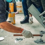 藝術(shù)家與職人們透過熟練地手法技巧，將藝術(shù)品一一固定屬於它們的家。