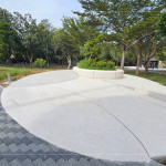 抿石子的溫潤(rùn)是來自老師傅的巧手及耐心，有了抿石子點(diǎn)綴，給街道花圃注入一絲活潑氣質(zhì)。