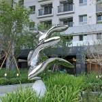 宜家公共藝術(shù)品-展翼翱翔。家人宛如候鳥，展翼拉長每日的奉獻，鼓舞同行的夥伴順著風(fēng)向恣意徜徉於天際。