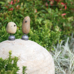 栩栩如生的石頭鳥(niǎo)點(diǎn)綴在社區(qū)一隅，與築森鄰住戶比鄰而居，成為最溫暖的陪伴。