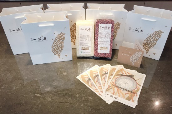 農(nóng)民講究，熱衷付出，即使一粒米也值得我們深深感惜；稻穗飽滿、穀粒實(shí)在，象徵著土地回饋農(nóng)民辛勞，最直接的心意。