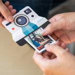 特意設(shè)計(jì)的抽獎(jiǎng)小卡，呼應(yīng)了講師差差的興趣，利用拍立得的型態(tài)製作，要讓前來(lái)的新業(yè)家族、好友，為今日留下難忘的午後時(shí)光。