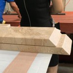 不同的邊角可滿足各種裝修用途，讓磚材與牆面的銜接處更自然且密合。根據(jù)面切的角度，這階段的加工還有「正切」與「背切」之分。