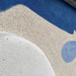 以銅線收邊，搭配各種顏色的抿石子，以不規(guī)則的形狀呈現(xiàn)每一個元素，並帶有一絲想像感。