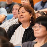 製作人以溫柔又閒適的語調(diào)分享故事，恣意地聆聽著這段奧妙旅程，儘管戶外下著大雨，演奏廳內(nèi)卻是滿滿的感動與溫暖。