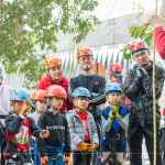 聽(tīng)著老師的詳細(xì)解說(shuō)，了解攀樹(shù)的安全性與技巧，無(wú)論是大人、小孩都迫不及待地準(zhǔn)備大顯身手一番。