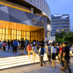 暌違多年的新業(yè)藝文日，終在112年6月10日晚上於臺中中山堂盛大舉行，邀請百位新業(yè)住戶一同進(jìn)劇場看戲，開一場難忘的同學(xué)會!