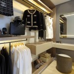 是更衣室、梳妝臺，也是精心擺設(shè)的精品收藏室，彰顯男主人及女主人獨特的品味。