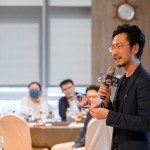 全方位酒類(lèi)專(zhuān)家－王鵬老師 深入淺出與別具幽默感的分享，讓酒類(lèi)品飲昇華為一場(chǎng)感官的饗宴。