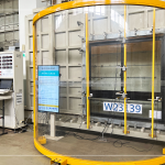 測試氣密窗『抗風(fēng)壓』性能，使用防護(hù)設(shè)備，防止在試驗時，玻璃爆裂，選用的氣密窗也達(dá)到試驗等級標(biāo)準(zhǔn)。