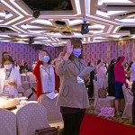 110年度臺中義務(wù)「張老師」授證暨表揚(yáng)典禮上，全體張老師一同宣誓，期許自己能以健康的身心，秉持熱忱，指引無數(shù)個生命在迷失自我的人生旅途中，找到正確的方向。