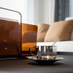 以清新風(fēng)光佐一杯手沖咖啡，喚醒美好的一天。