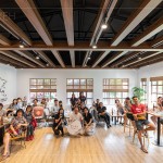 8月舒心午後，相約家族好友，輕鬆寫意的品味生活，在濃郁醬香中體會在地職人的堅定與熱情。