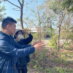 「每棵樹都有其姿態(tài)風(fēng)采，有的筆直挺立端莊大方，也有不規(guī)則生長卻帶有一股慵懶氣息，主觀的美感加上客觀的分析，就可以選到適合生長的樹」吳志輝建築師(左一)娓娓說道。
