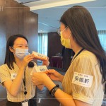 首先引導(dǎo)每組同仁們彼此自我介紹，培養(yǎng)組別間的默契，一起為今日的課程做好準(zhǔn)備。