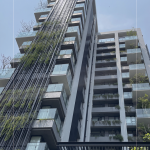 建築體採「類雙十字型立面」設(shè)計(jì)，達(dá)成真正的三面採光，毋須與別戶共用牆壁，通風(fēng)效果佳。