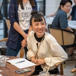 周末優(yōu)閒午後，與新業(yè)家族住戶共同學(xué)習(xí)，跟著講師的故事線穿梭，彷彿閱讀一本充滿驚喜的尋油記。