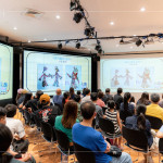 由『東華皮影劇團(tuán)』營運(yùn)總監(jiān)分享各國影偶的特色，不論是製作設(shè)計(jì)、雕刻技巧，或是操桿數(shù)量都大有不同，道出師傅們的匠心獨(dú)具。