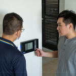 驗(yàn)屋時(shí)由客服人員、專業(yè)廠商陪同，陪您測(cè)試設(shè)備功能的健全，迎來(lái)舒適的生活品質(zhì)。