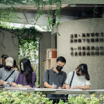 寫下對新業(yè)說的話，感謝當日撥空參與的家族朋友們，在格子書席一隅，透過一字一句留下的回饋與鼓勵，新業(yè)珍藏於心。