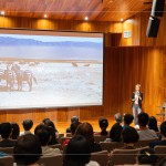飛躍非洲草原，廣闊無垠的大地，孕育著無數(shù)生命的躍動，擁抱古老厚實的文化，感受與土地的脈動。