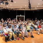 QA問(wèn)答環(huán)節(jié)中，家族好友們各個(gè)躍躍欲試，迫不及待的想與講師分享活動(dòng)後的感想與心得。