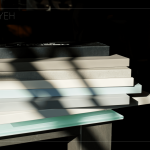 各式板材在陽(yáng)光沐浴之下，更顯其獨(dú)特樣貌。