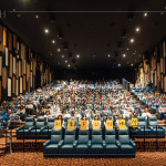 周末午後齊聚一堂，來到「新業(yè)FUN映所」共享休閒時(shí)光，與家人、好友共築美好回憶。