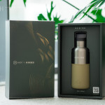 獻(xiàn)上一份溫暖的心意–新業(yè)客製化海迪保溫壺，感謝講師遠(yuǎn)道而來的分享，將新業(yè)的陪伴融入在日常中。