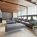 舒適大空間的KTV室，謙雅於形，相約親朋好友沉浸於愜意時(shí)光，讓生活蔓延如詩(shī)。