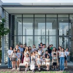 7月的夏日時(shí)節(jié)，相約新業(yè)家人與孩子們，揮灑生活的熱情與創(chuàng)意，用心的當(dāng)下，擁有一刻沉靜，度過美好的陶作時(shí)光。