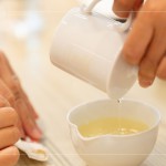 清香型高山烏龍茶，來自南投杉林溪，淡淡茉莉花香味，色澤清雅純淨(jìng)，口感甘醇圓滑，且有後韻。