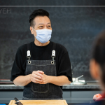 邀請(qǐng)廚藝職人 ＃吳志杰 老師，身懷30年以上的廚藝經(jīng)驗(yàn)，不藏私的傳授給新業(yè)同仁們，一起品嚐仲夏時(shí)節(jié)的北部粽。