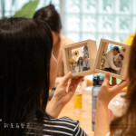 體驗(yàn)活動(dòng)—手作押花相框，剪貼各式花材，拼貼屬於自己與家人們的回憶，裱入相框，擺至家中，妝點(diǎn)日常美好。