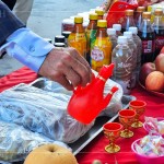 斟滿酒杯，裝滿虔誠(chéng)祈禱的心意，期許內(nèi)心的想望與希冀被上蒼聽見，祈願(yuàn)工程一切平安圓滿。