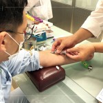 『抽血』是健檢中最重要的一部分，通過分析血液樣本來評估身體的健康狀況。