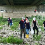 全長21.25公里的筏子溪，光是其中一小段河域，新業(yè)夥伴們就撿拾了四百多件垃圾，不禁令人感嘆「丟垃圾之舉動容易，撿垃圾之行卻花費更多心力」。