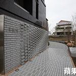 二進(jìn)式的入口，有「明暗牆」設(shè)計