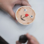 透過簡單的配件與顏色，跟著Connie老師的步驟，組裝出充滿童趣的杯子蛋糕，猜猜看最後成品是什麼呢?