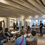 打造樹屋的概念，楊家凱建築師分享著設計的初衷與理念。