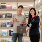 新業(yè)當(dāng)天也特別準備相當(dāng)適合Jason這位戶外陽光男孩的運動毛巾，讓他在全臺跑透透的同時也十足舒適。