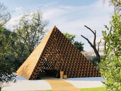 1472塊三角積木堆疊！建築大師隈研吾打造「積木概念館」